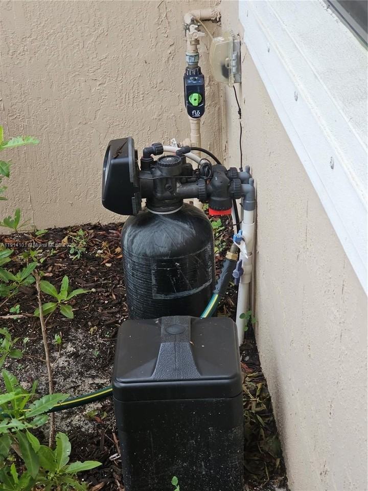 3310 W 114th Ter - Photo 7 of 50