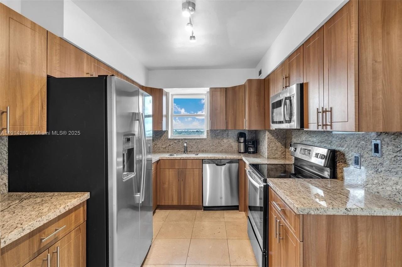 5101 Collins Ave #12B - Photo 6 of 13