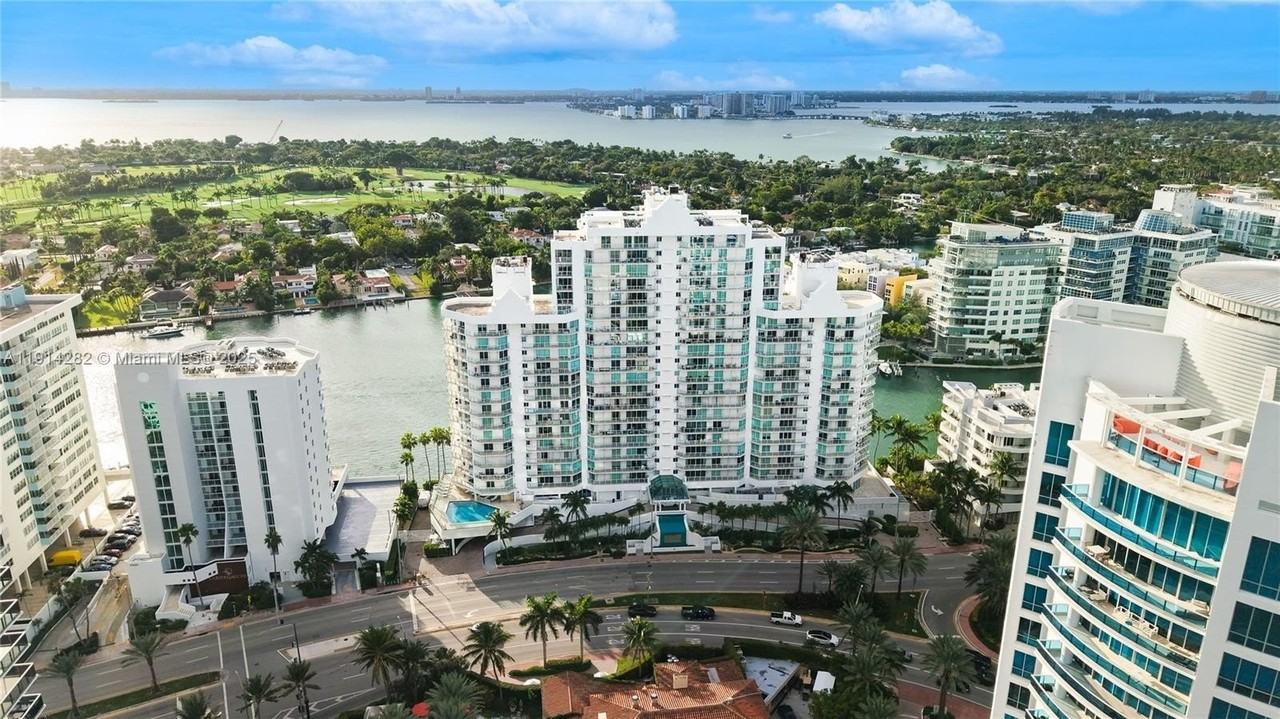 5900 Collins Ave #508 - Photo 3 of 39