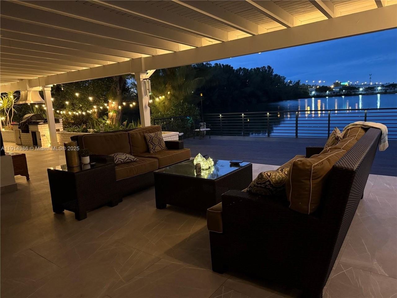 7521 Miller Dr - Photo 3 of 34