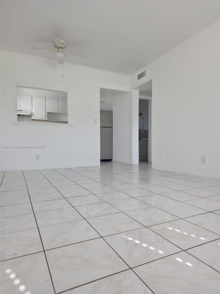 1610 Liberty St #9 - Photo 2 of 12