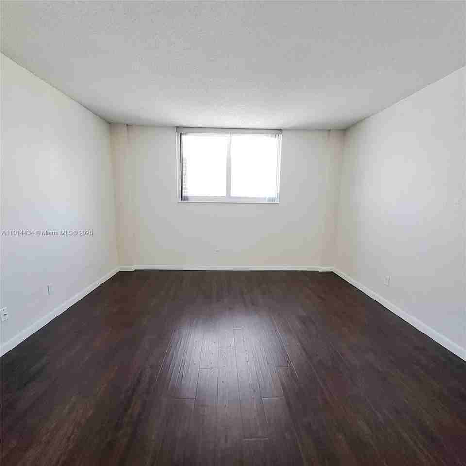 19380 Collins Ave #1107 - Photo 4 of 7