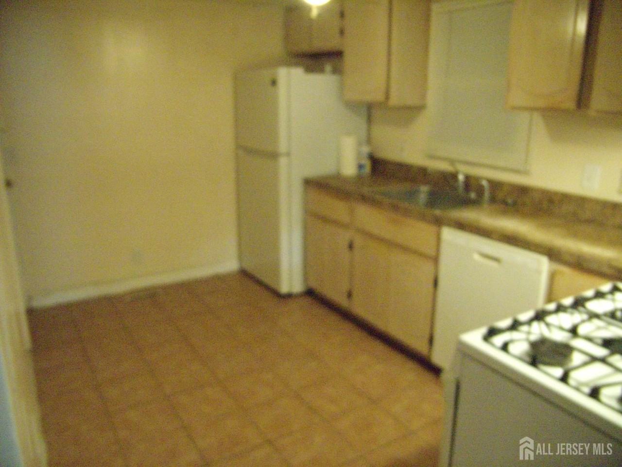 634 Saint George Ave - Photo 3 of 7