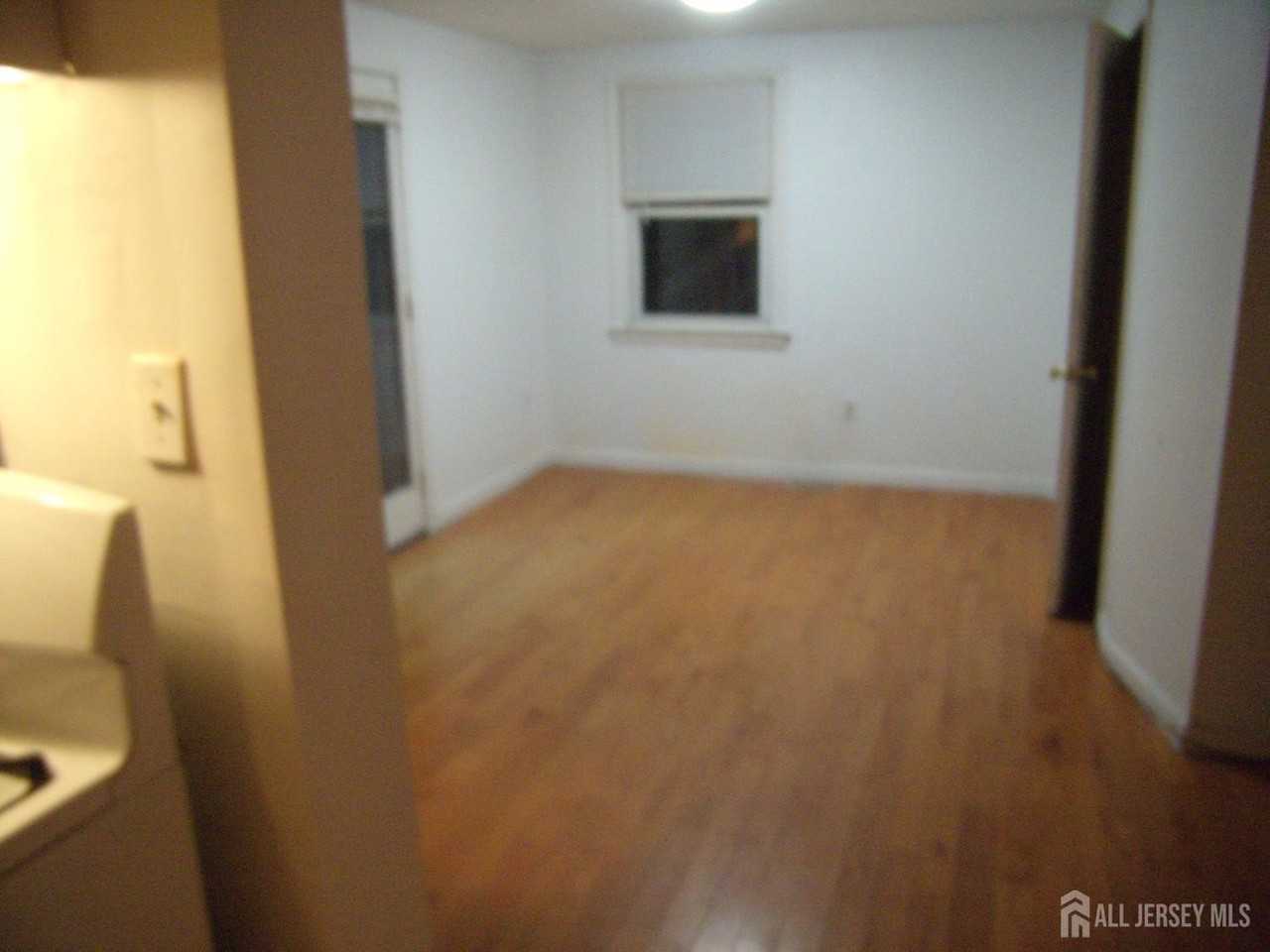 634 Saint George Ave - Photo 4 of 7