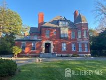 527 W 8th St #B - Photo 1 of 1