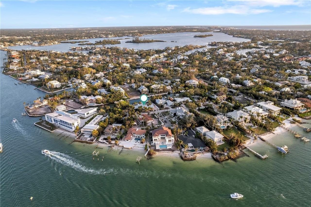 31 Lands End Ln - Photo 4 of 49