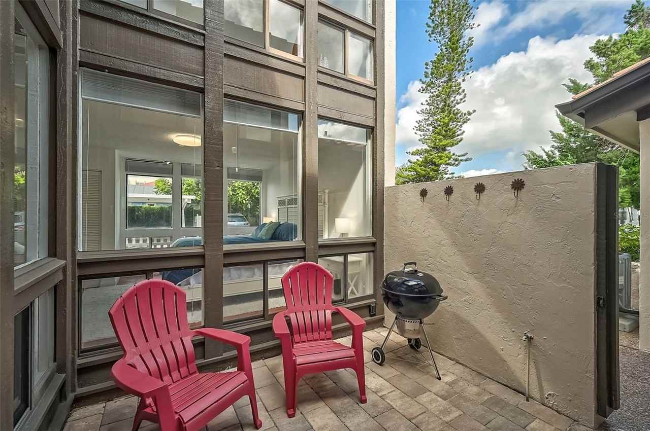 800 S Blvd Of The Presidents #12 - Photo 4 of 50