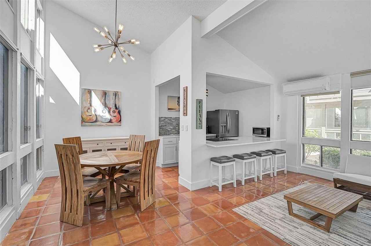 800 S Blvd Of The Presidents #12 - Photo 5 of 50