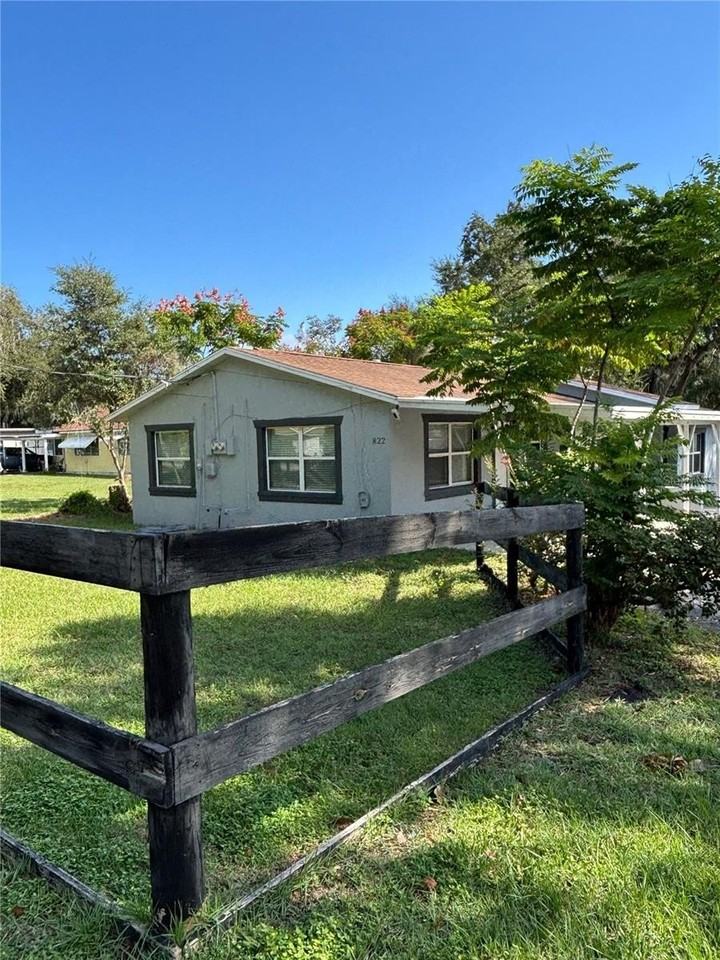 822 S Lone Oak Dr Apt A - Photo 2 of 17