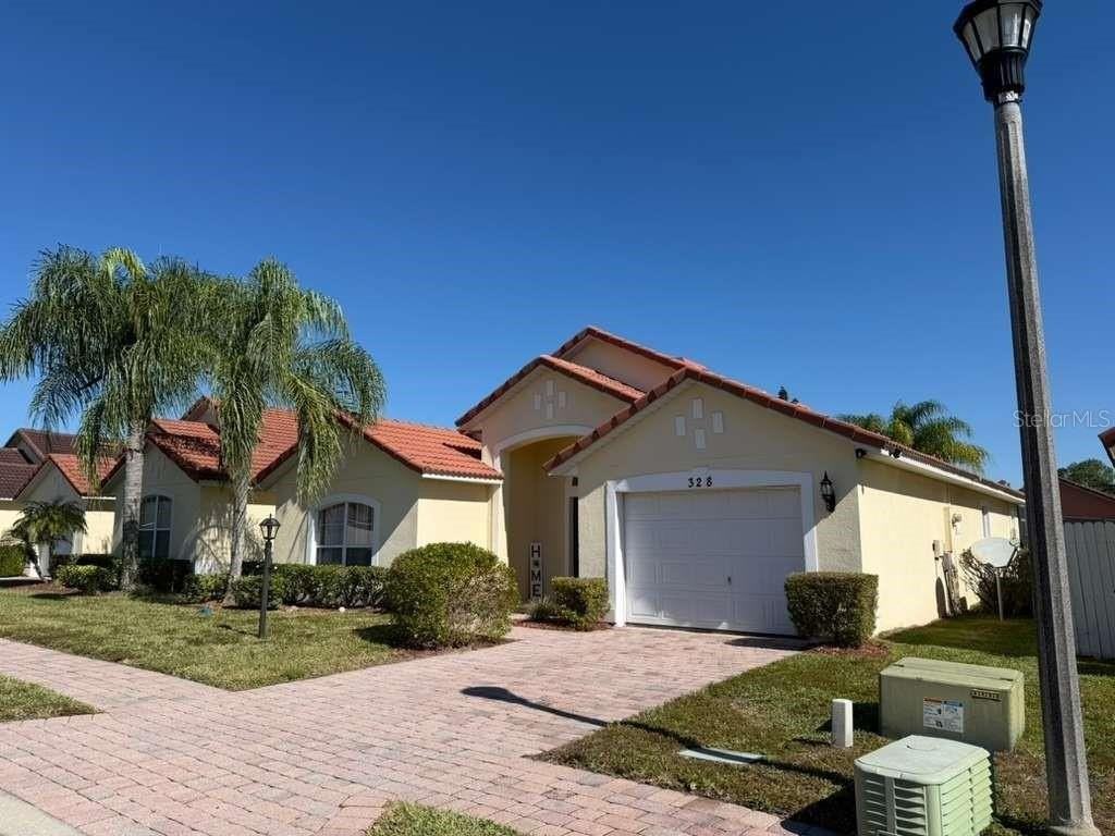 328 Robin Rd - Photo 2 of 17