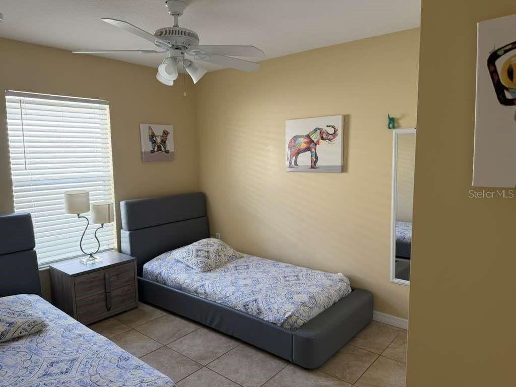 328 Robin Rd - Photo 7 of 17