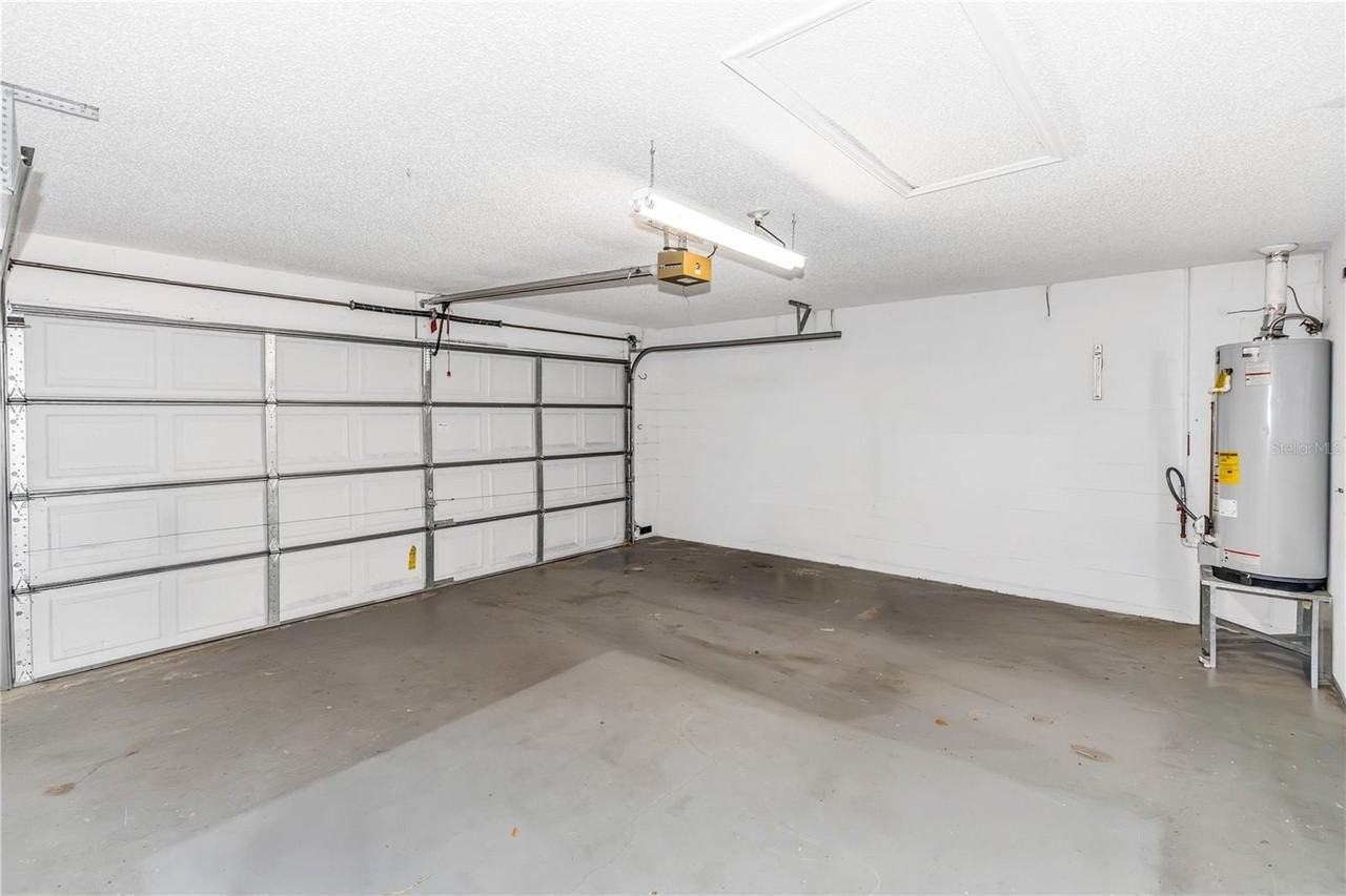 5910 Petunia Ln - Photo 3 of 26