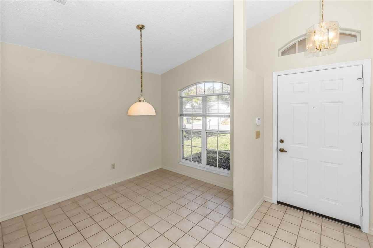 5910 Petunia Ln - Photo 5 of 26