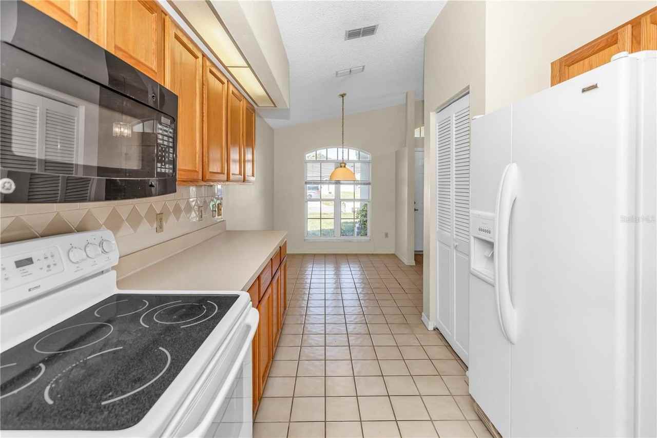 5910 Petunia Ln - Photo 7 of 26