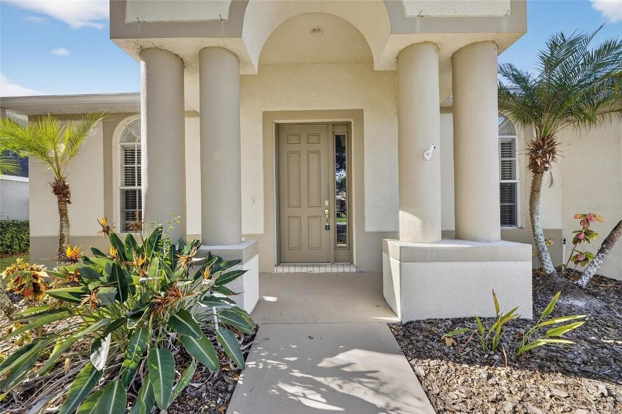 9115 Pinebreeze Dr - Photo 2 of 49