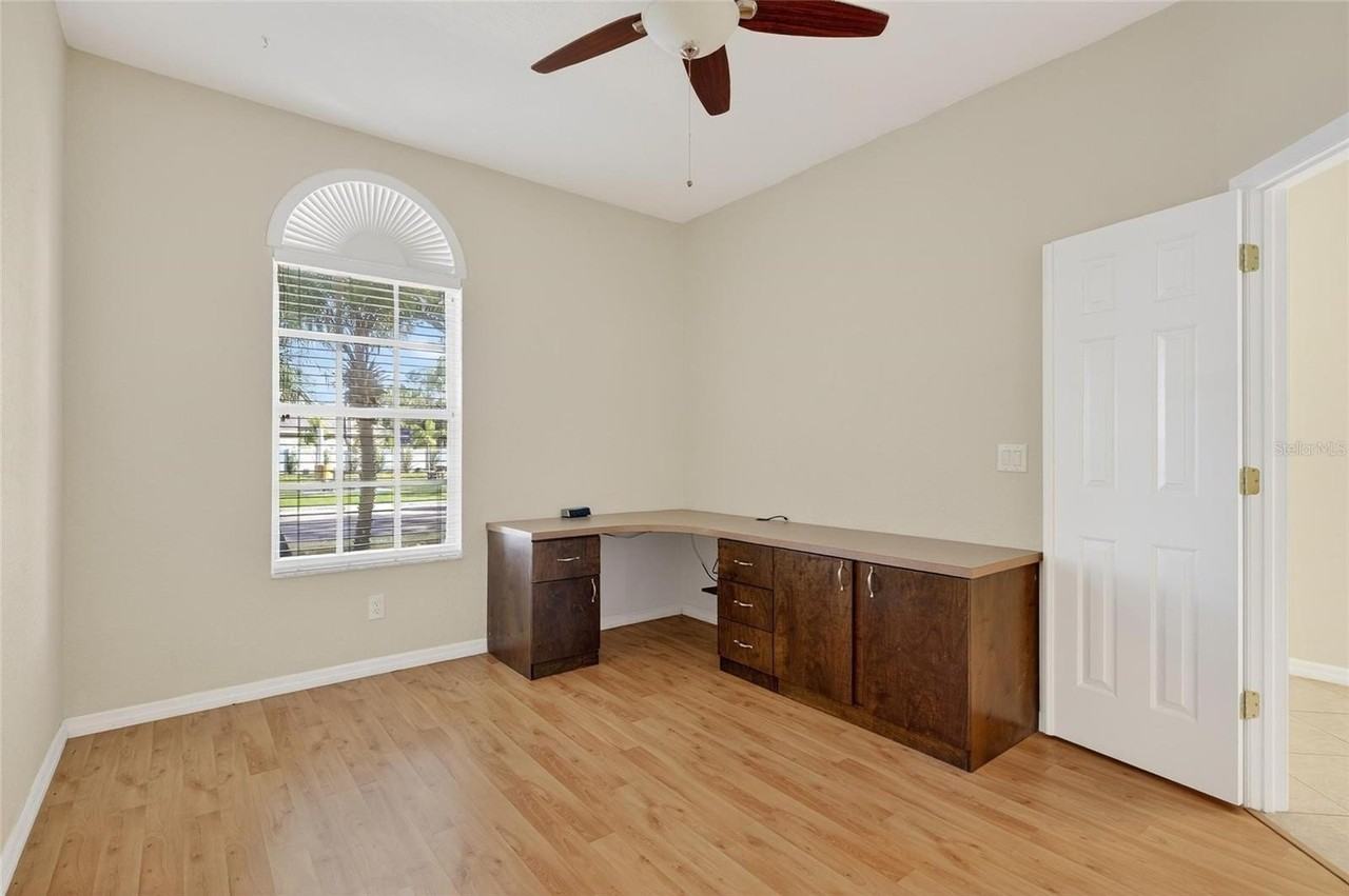 9115 Pinebreeze Dr - Photo 5 of 49