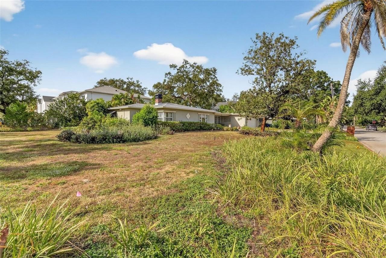 3107 S Emerson St - Photo 3 of 36