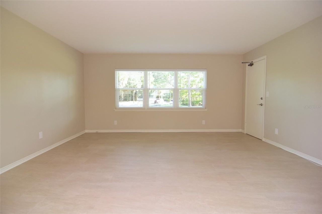 606 12th Ave Ne #1 - Photo 4 of 26