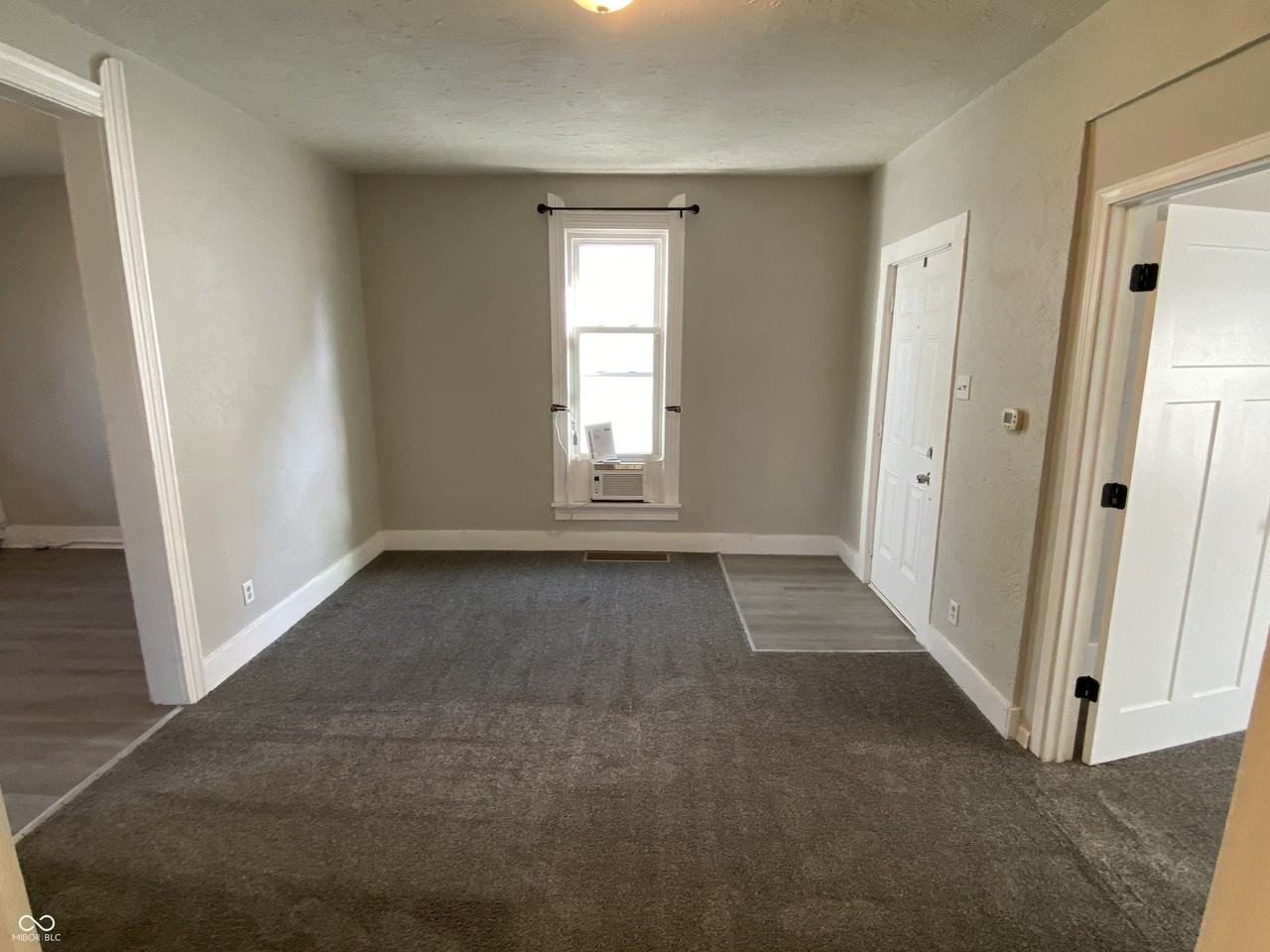 510 W 5th St - Photo 4 of 16