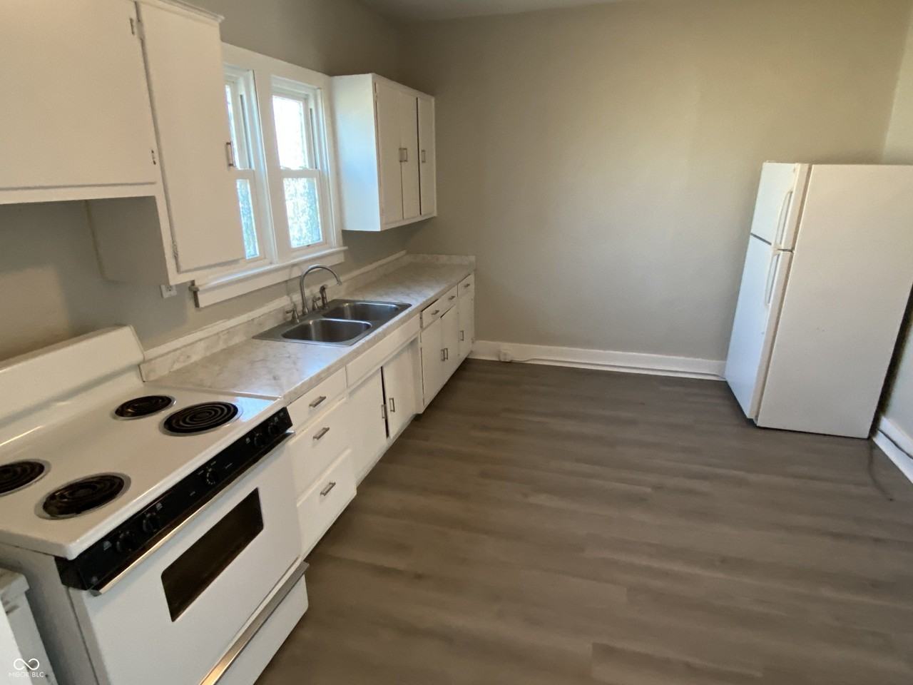 510 W 5th St - Photo 6 of 16