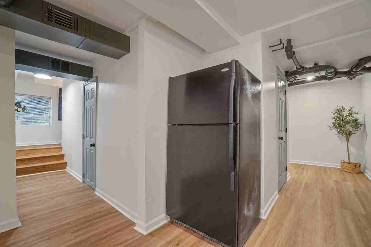 Phylis Pl - Photo 7 of 10