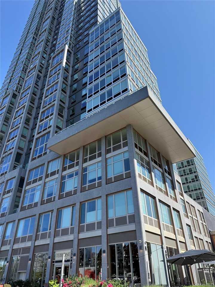 52 Centre Street #928 - Photo 3 of 13