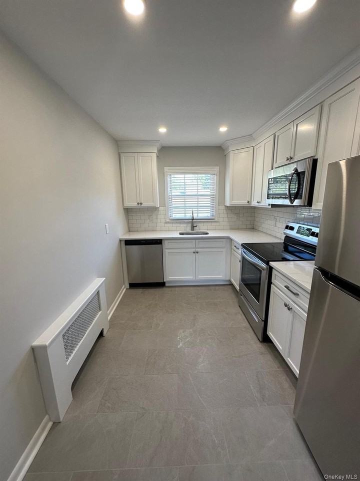 56 Carley Ave Unit 2 #2 - Photo 5 of 10