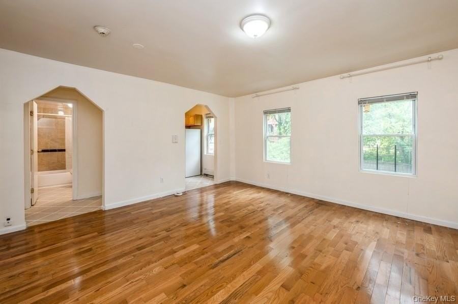 84 Ravine Ave - Photo 4 of 21