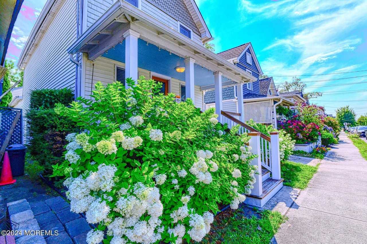 94 Clark Ave - Photo 3 of 29