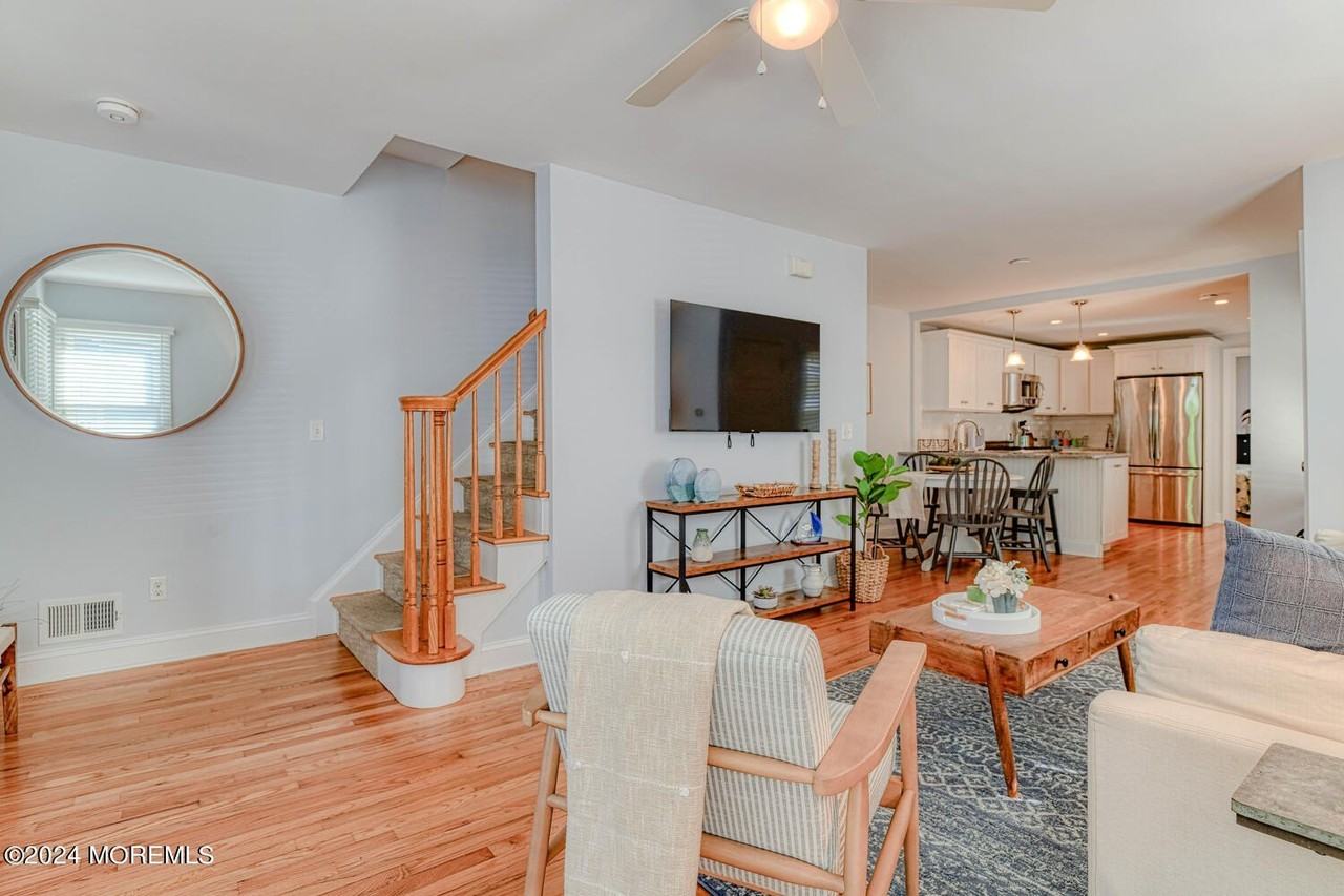 94 Clark Ave - Photo 6 of 29