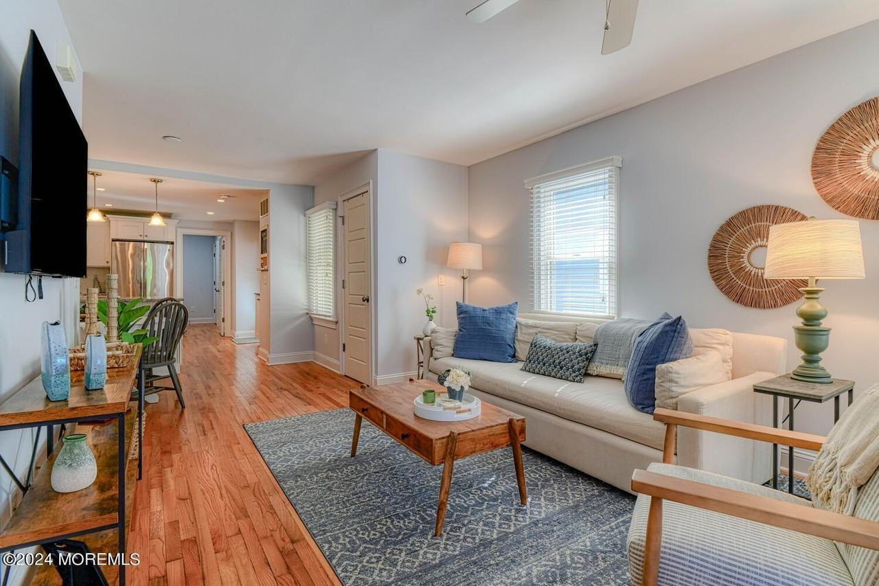 94 Clark Ave - Photo 7 of 29