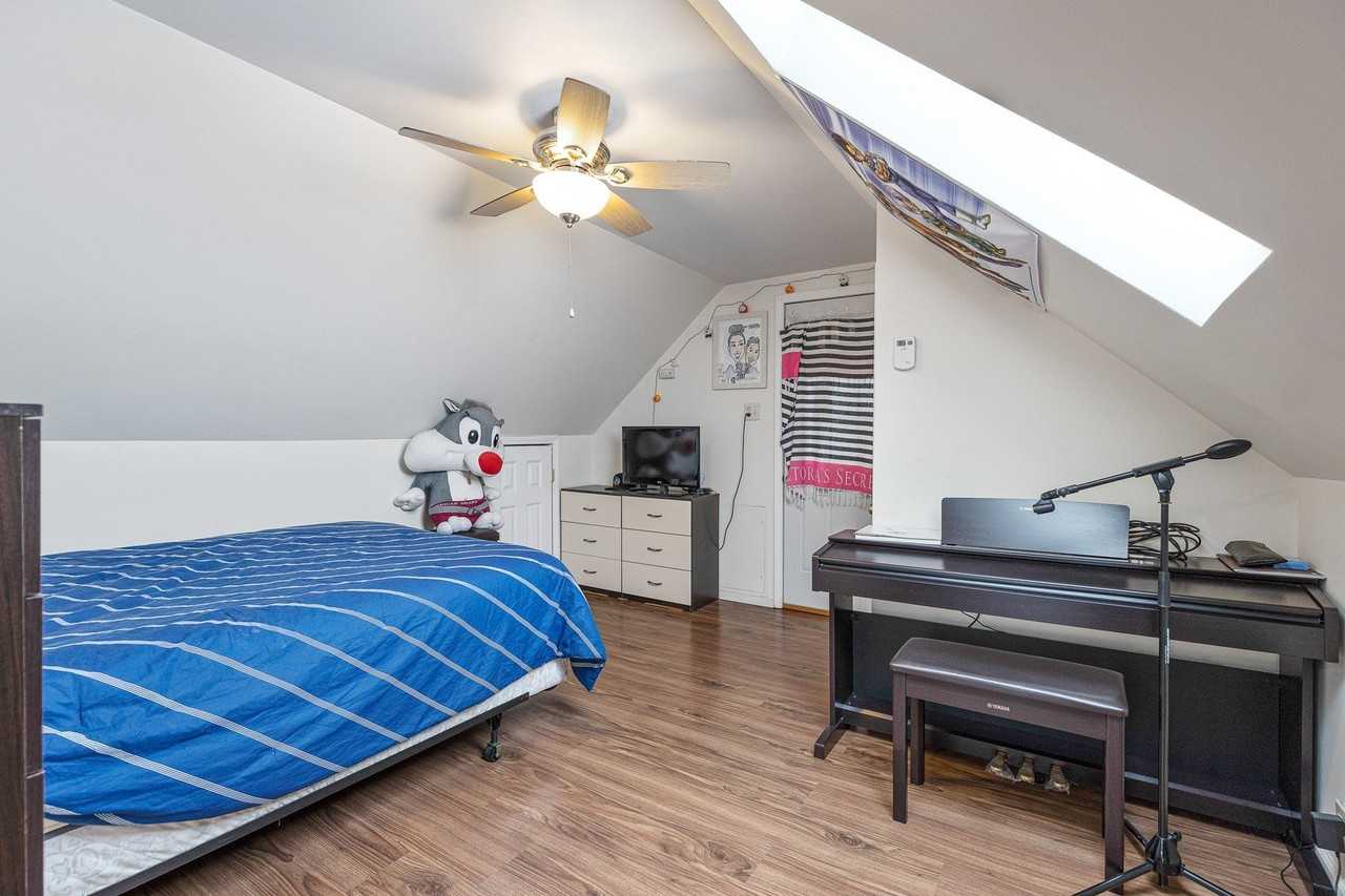 2135 N Menard Ave #3 - Photo 2 of 10