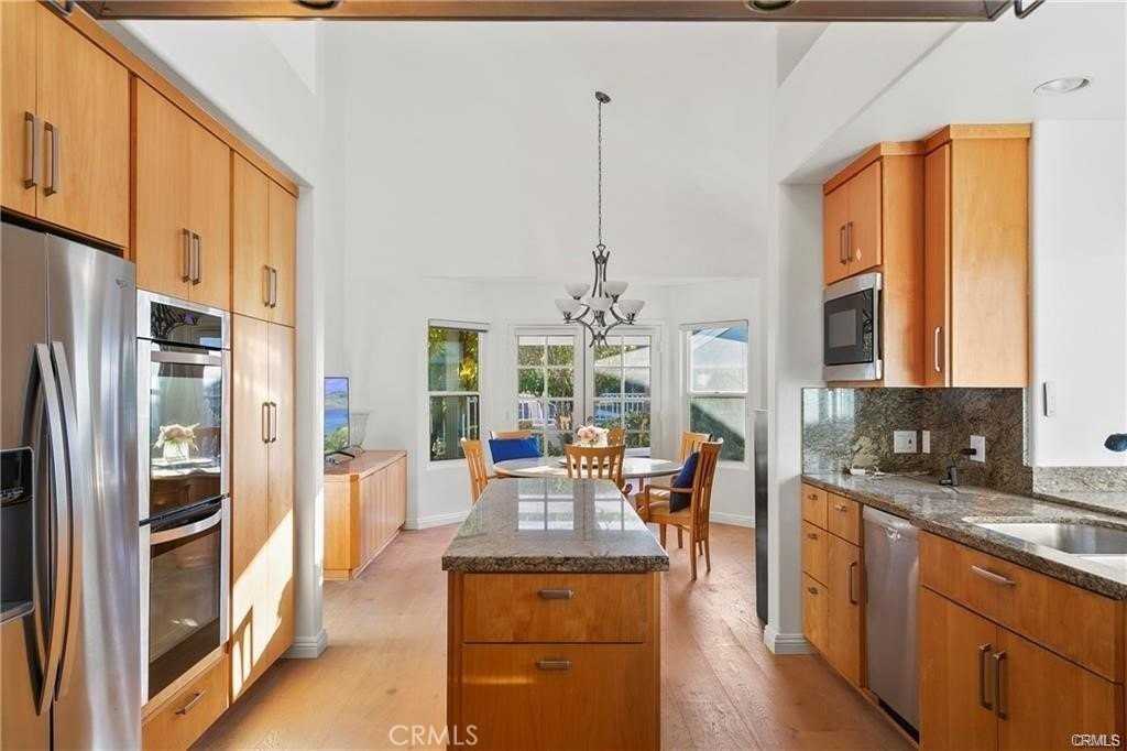 5 Argo - Photo 7 of 24