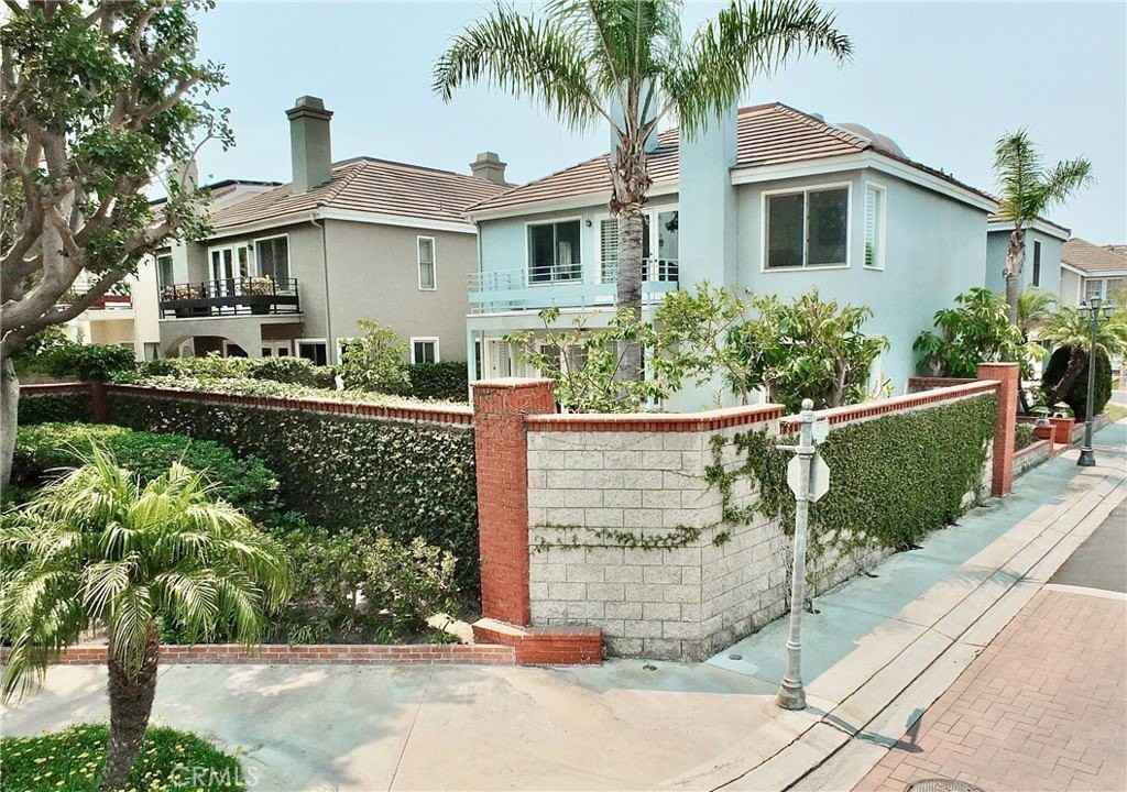 6225 Napoli Ct - Photo 3 of 50