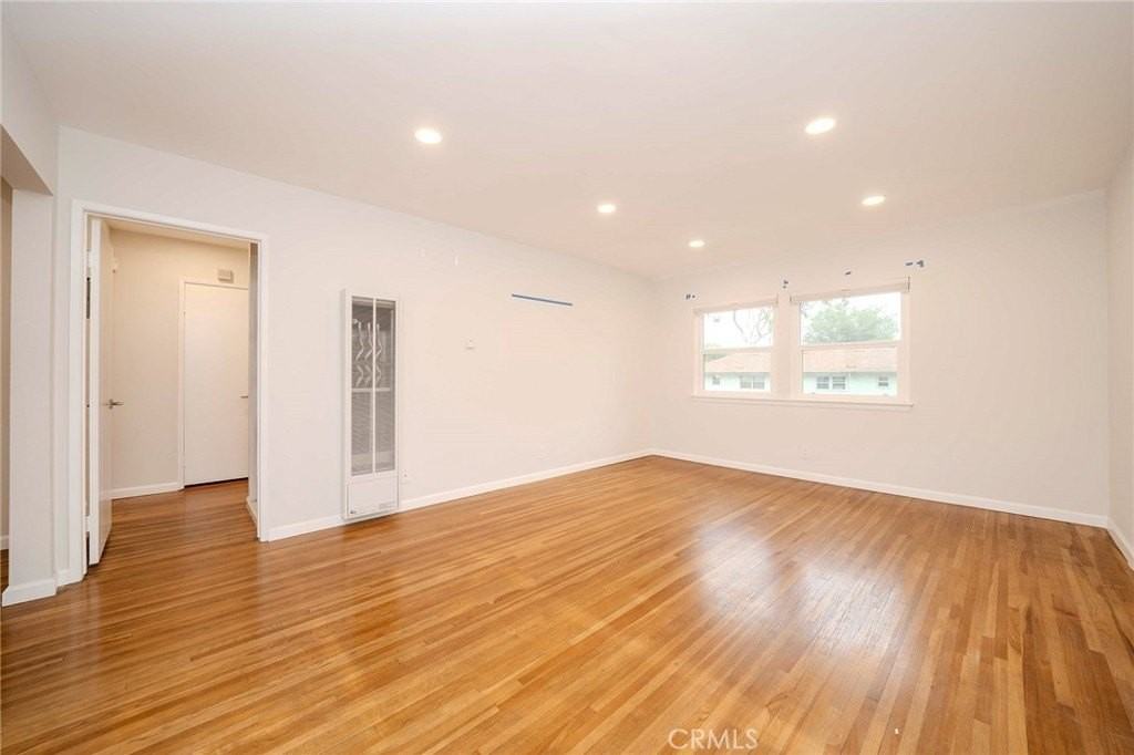 5841 Bowcroft St - Photo 2 of 22