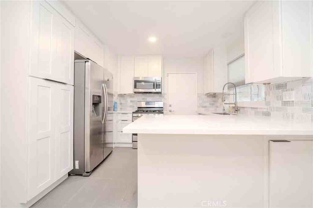 5841 Bowcroft St - Photo 5 of 22