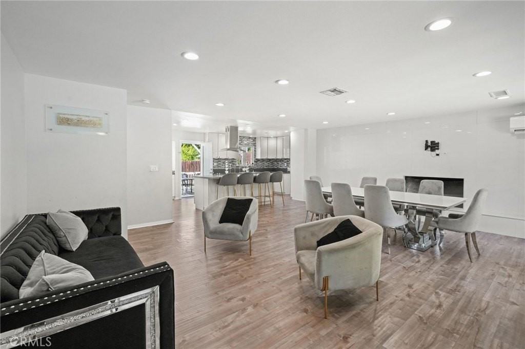 18433 Tarzana Dr - Photo 2 of 33