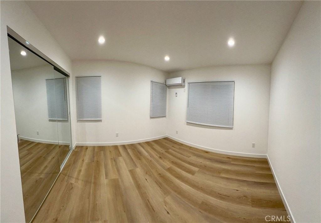 18654 Runnymede Street - Photo 4 of 12