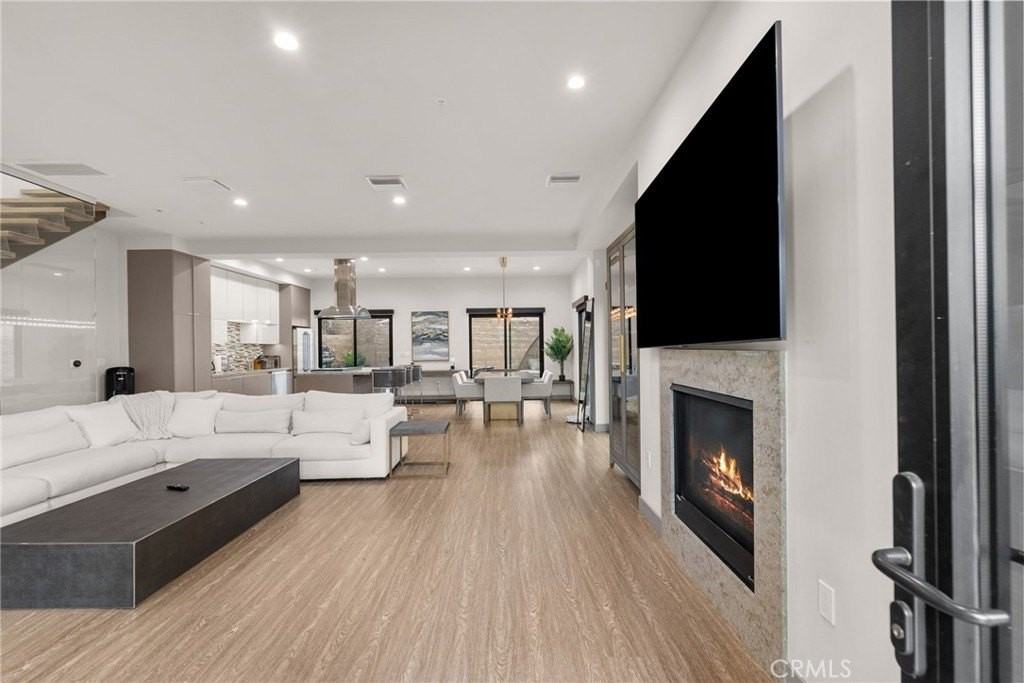 18703 Redwing St - Photo 3 of 37