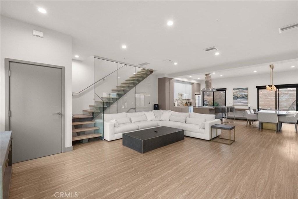 18703 Redwing St - Photo 4 of 37