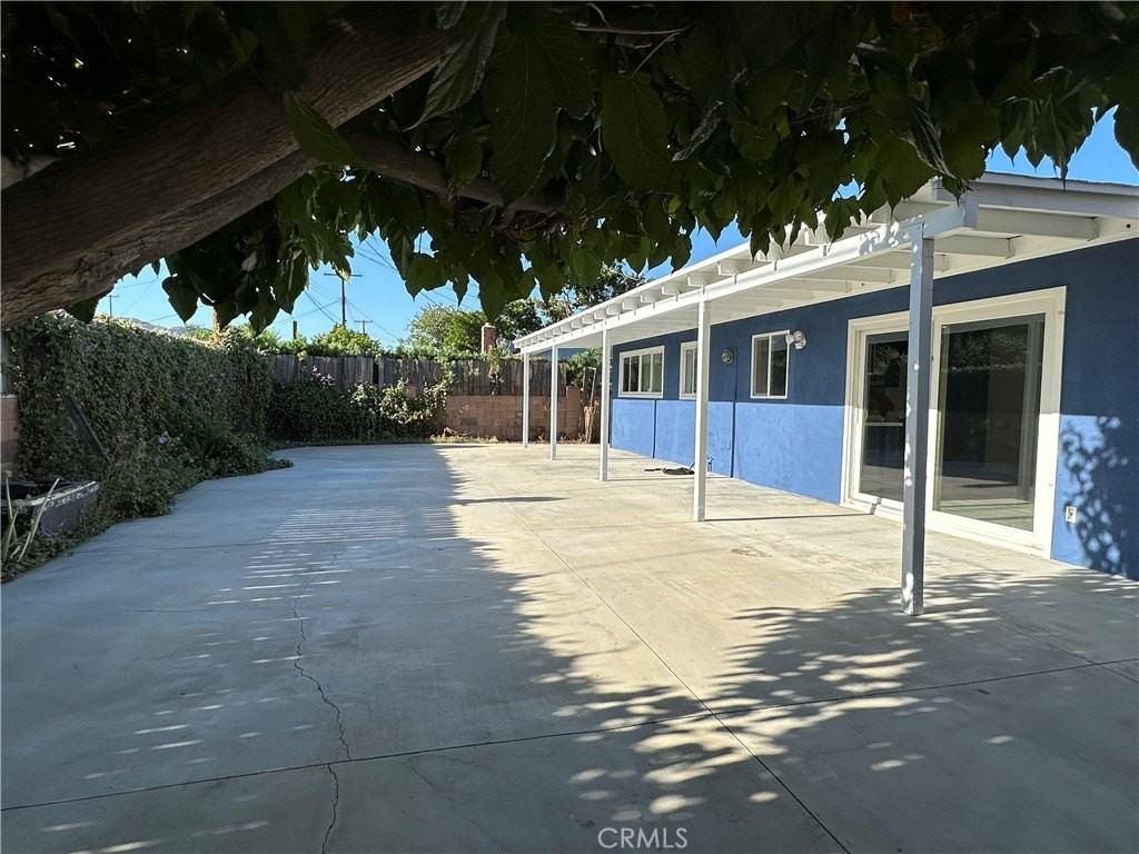 7827 Maynard Ave - Photo 3 of 9