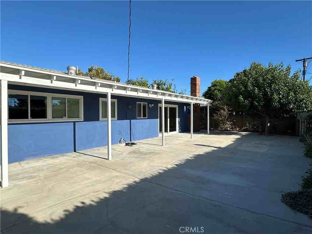 7827 Maynard Ave - Photo 4 of 9