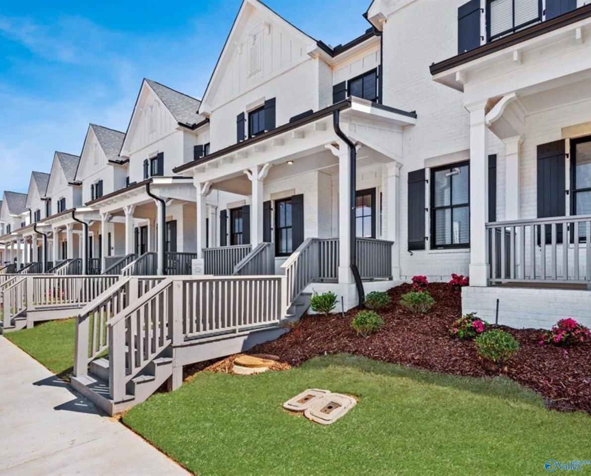 113 Moss Brook Ln - Photo 3 of 26