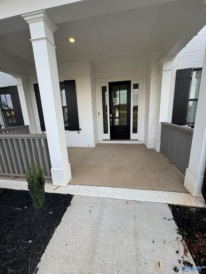 131 Moss Brook Ln - Photo 2 of 33