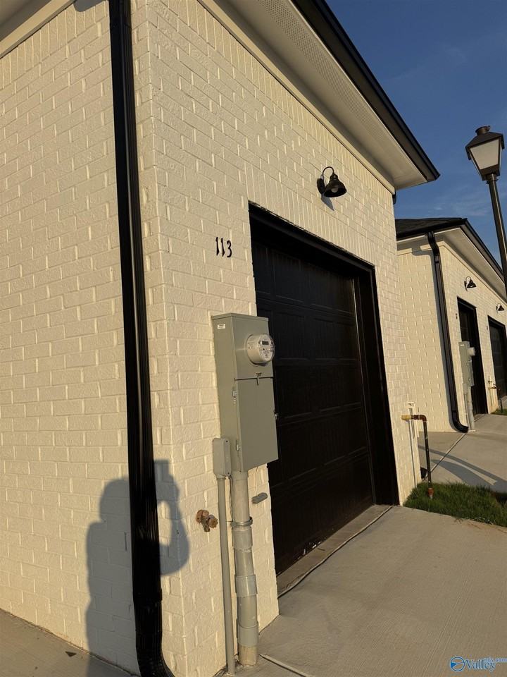 131 Moss Brook Ln - Photo 4 of 33