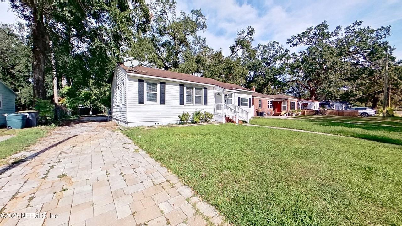 3325 Claremont Rd - Photo 3 of 18