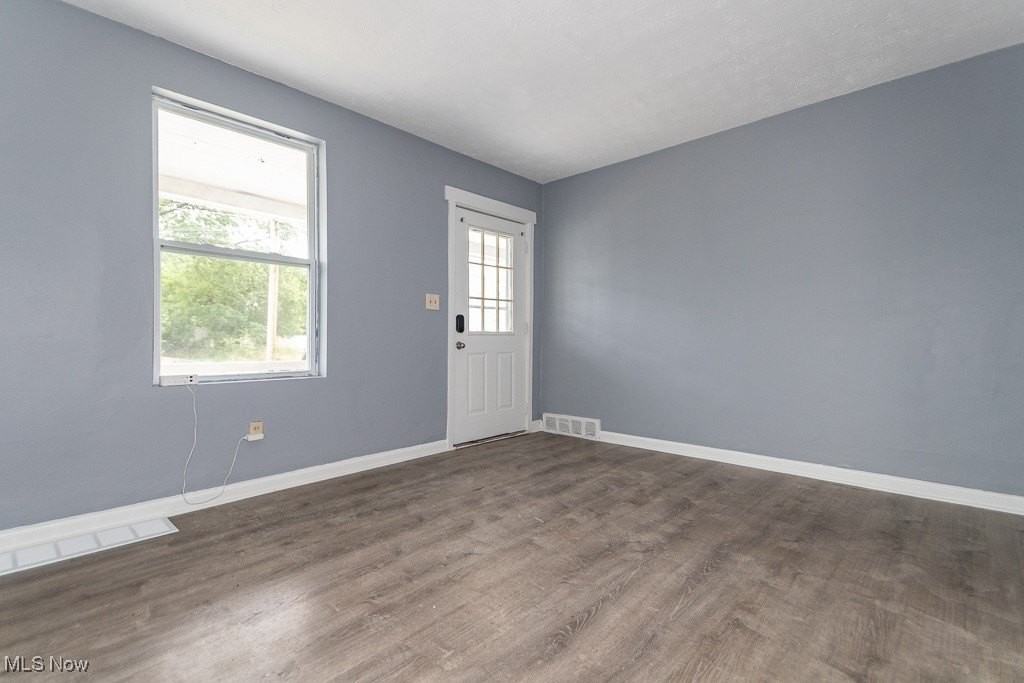 3724 W 41st St - Photo 6 of 23