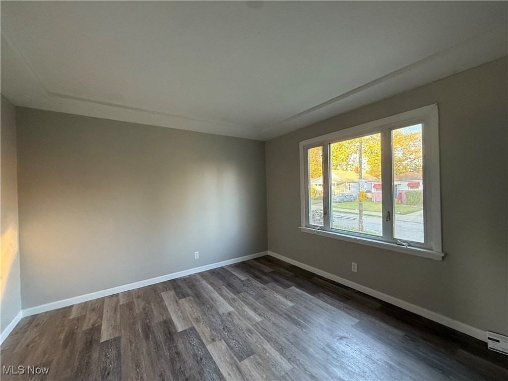 4468 E 156th St - Photo 4 of 16