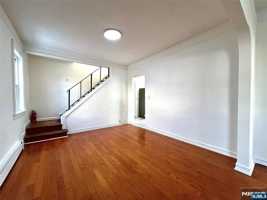 featured image of 201 Lodi St