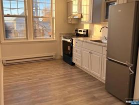 712 Bergen Blvd Apt 3b - Photo 1 of 1